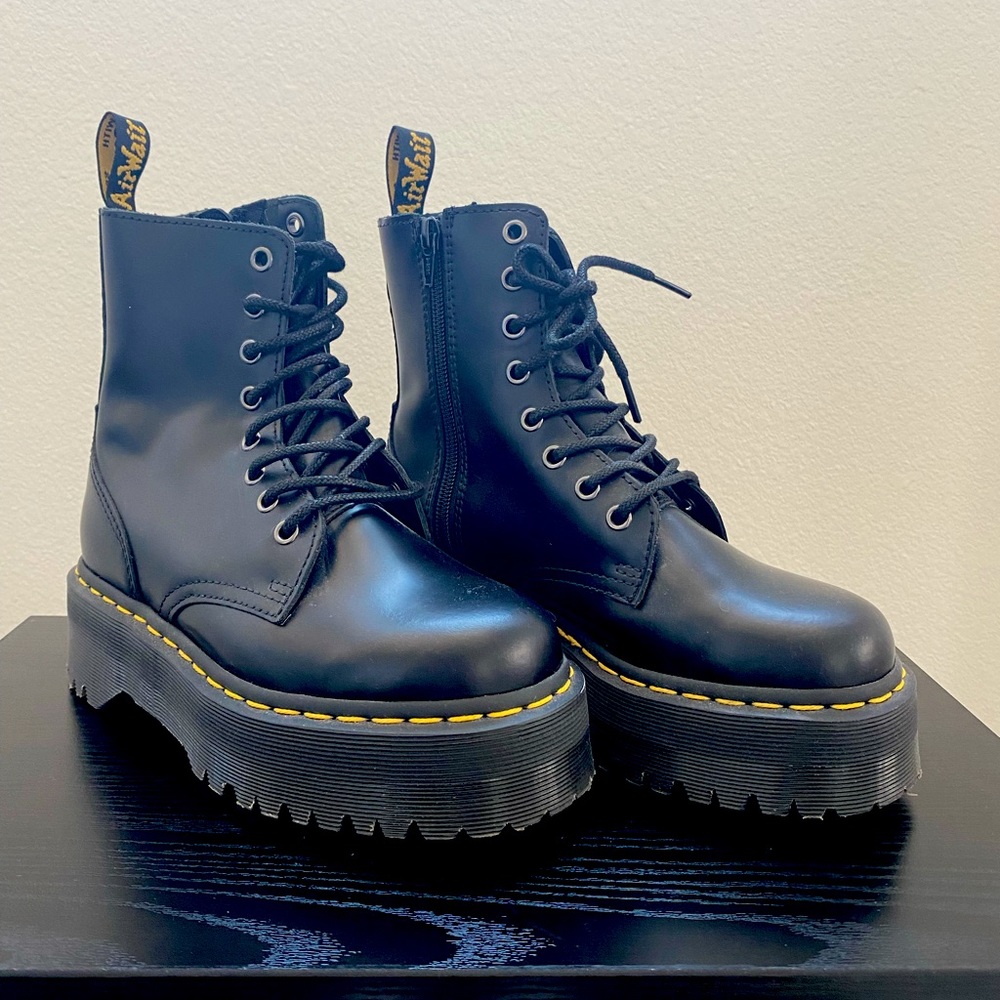 Platform Doc Marten Boots